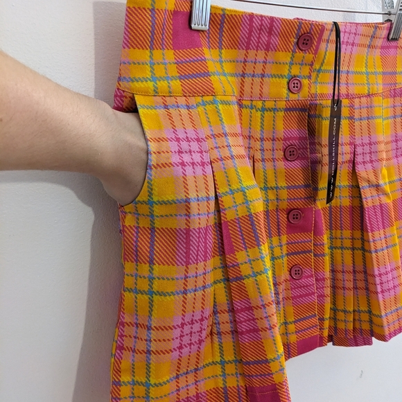 PLAID MINI SKIRT - SIZE MEDIUM - DELIA*S BY DOLLS KILL - Picture 6 of 13